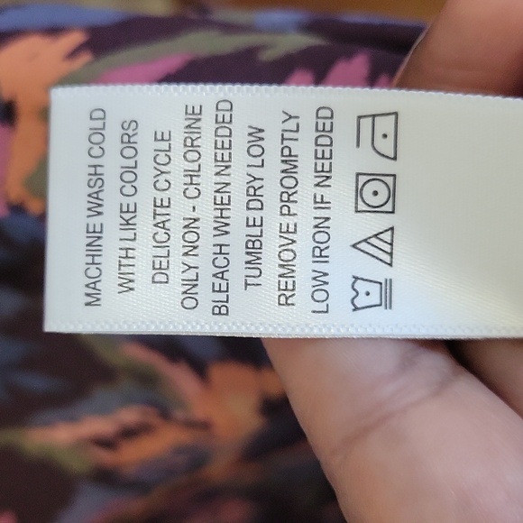 Beautiful blouse - Picture 8 of 8